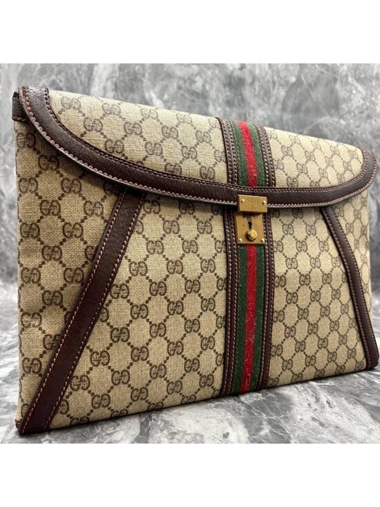 Gucci Handbags - Gucci Sherry Clutch